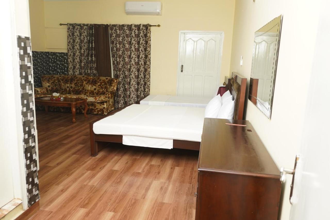 Orion Inn Guest House F-7 Islamabad Esterno foto