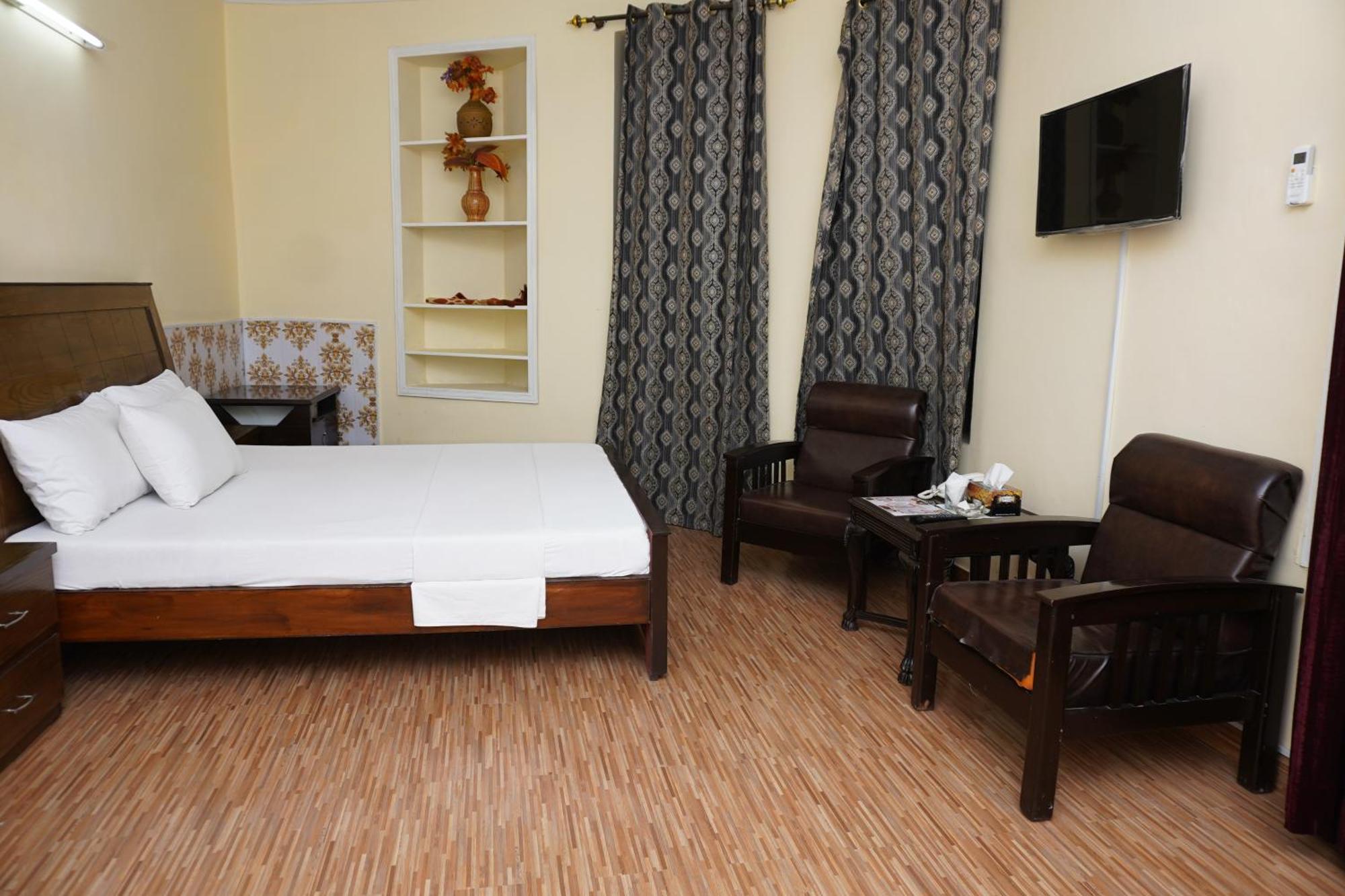 Orion Inn Guest House F-7 Islamabad Esterno foto